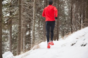 Gerade im Winter ist die richtige Sportbekleidung wichtig für ein angenehmes Training, aber auch zum Schutz vor Erkältungen.