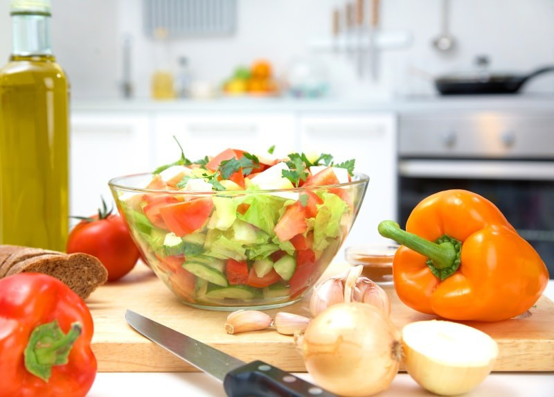 Eine optimale Ernährung ist ausgewogen, reich an Vitaminen, schmeckt lecker und hat einen nicht allzu hohen Kaloriengehalt.