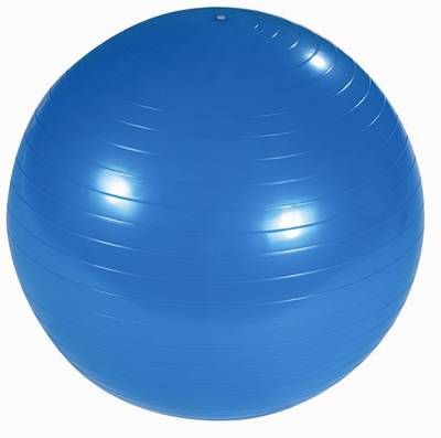 Der Gymnastikball ist ein richtiger Allrounder: Er ist nicht nur gut für den Rücken als Bürostuhlersatz, sondern lässt sich auch Trainingsgerät gut verwenden